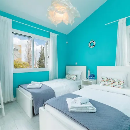 Juliet Villa *